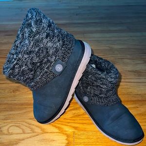 MUK LUKS Womens Fold-over Flat Knit Bootie Shoes Charcoal Gray Button Sz 9